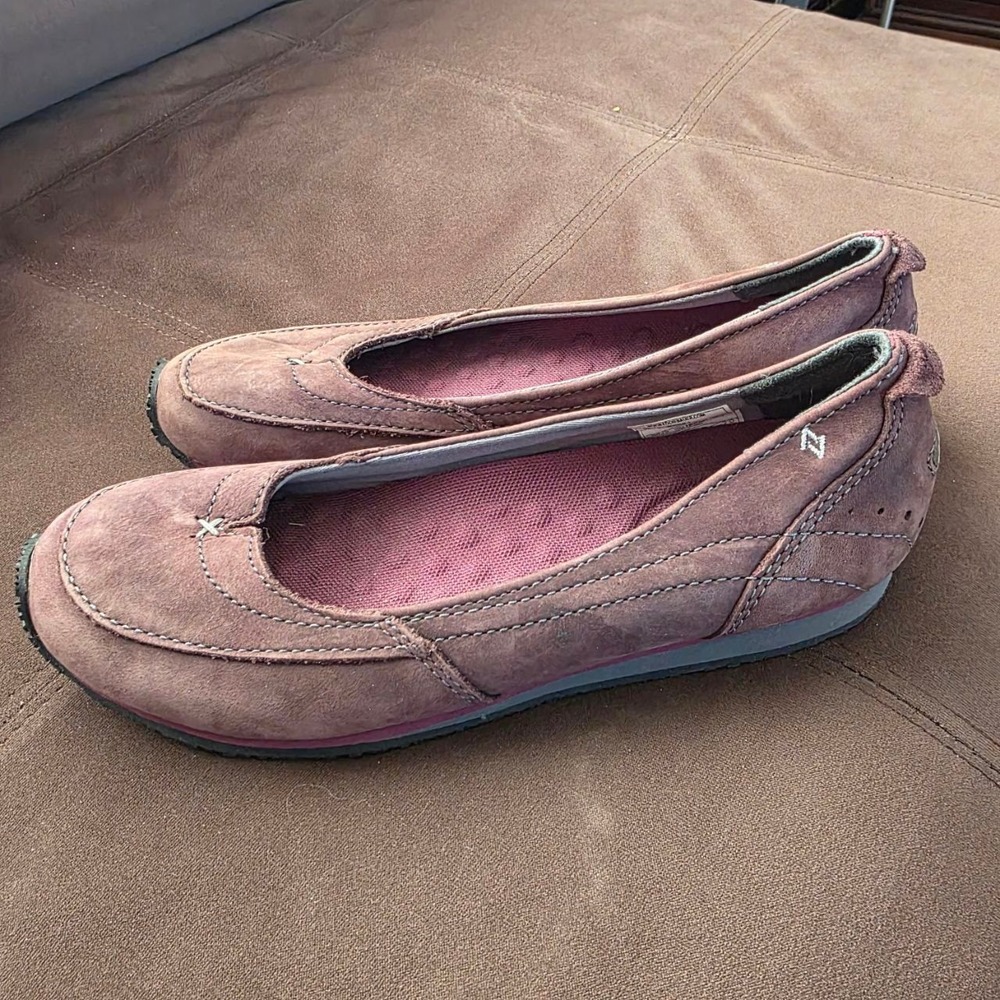 Eddie Bauer Ballet Flats Burgundy Suede Leather Slip On Womens 8.5 NEW